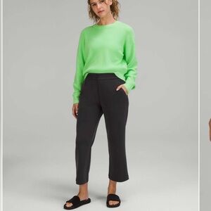 Lululemon Softstreme High Rise Straight Leg Crop Size 6